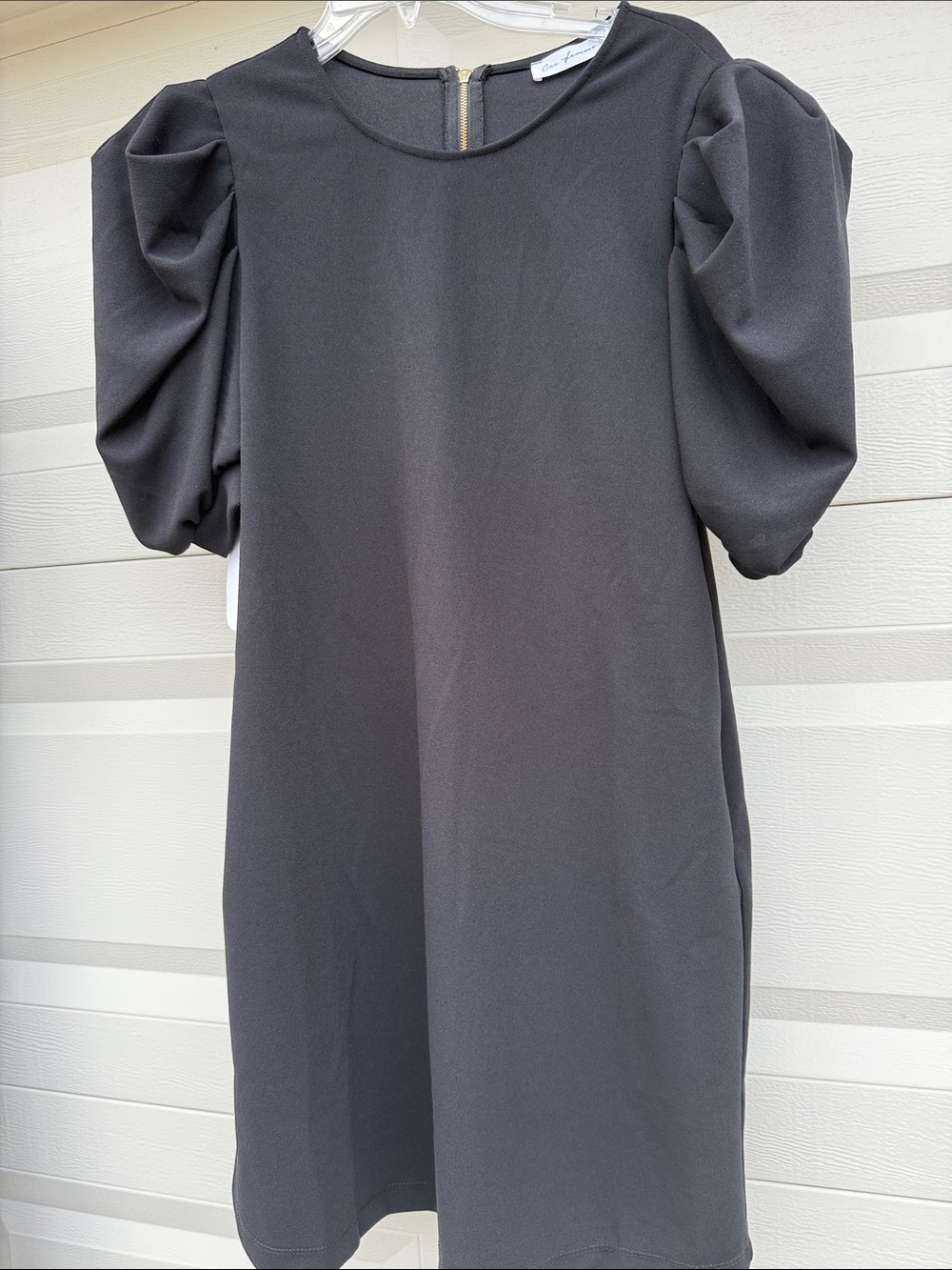 Elegant Black Puff-Sleeve Shift Dress